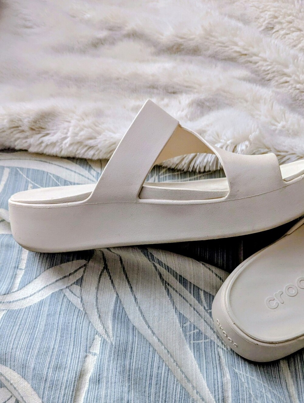 Crocs - Picture 2 of 3